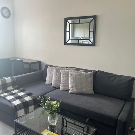Luxurious Short Stay Flat In Милтън Кейнс Екстериор снимка