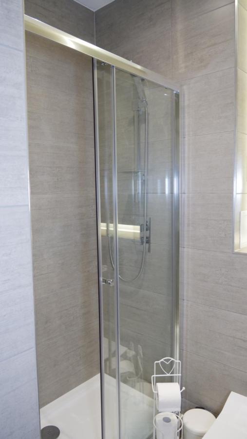 Luxurious Short Stay Flat In Милтън Кейнс Екстериор снимка