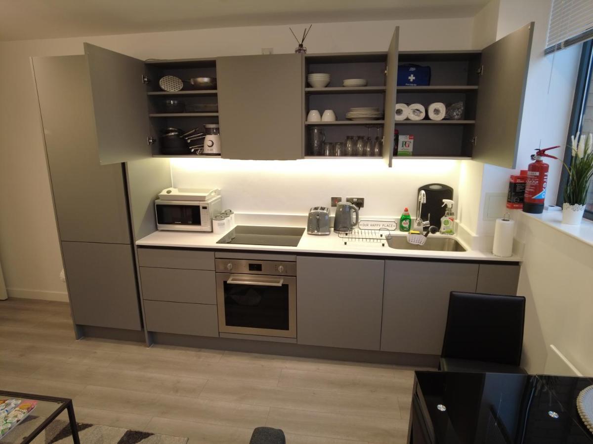 Luxurious Short Stay Flat In Милтън Кейнс Екстериор снимка