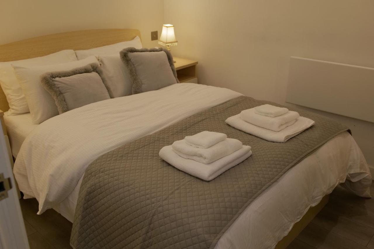 Luxurious Short Stay Flat In Милтън Кейнс Екстериор снимка