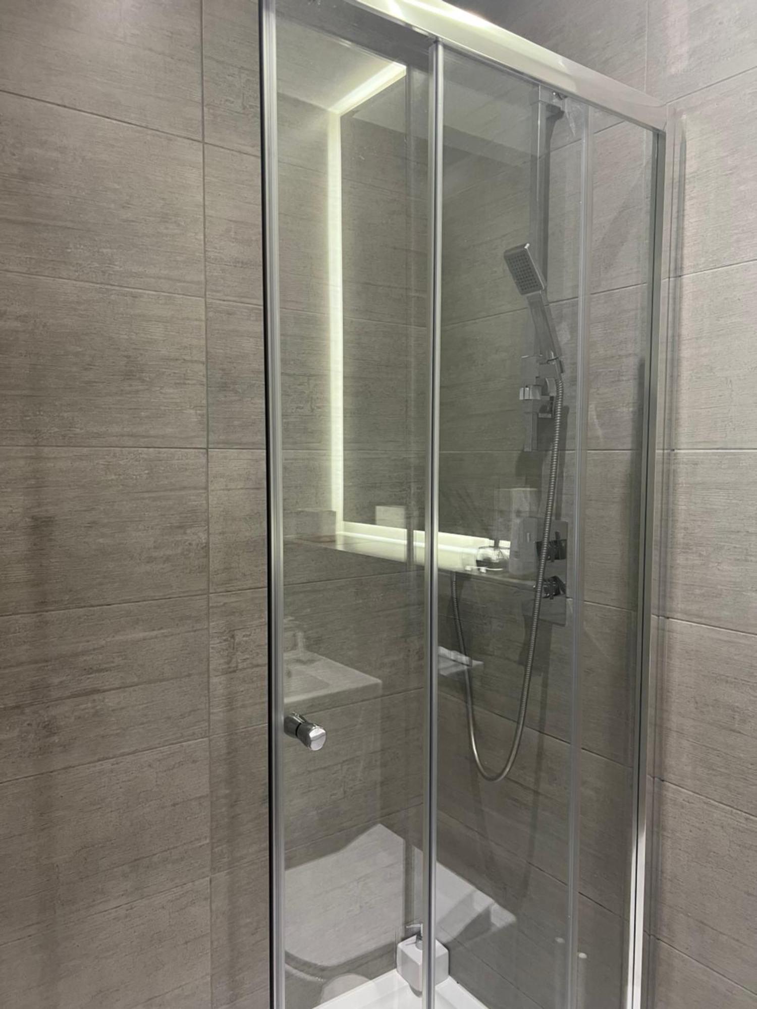 Luxurious Short Stay Flat In Милтън Кейнс Екстериор снимка