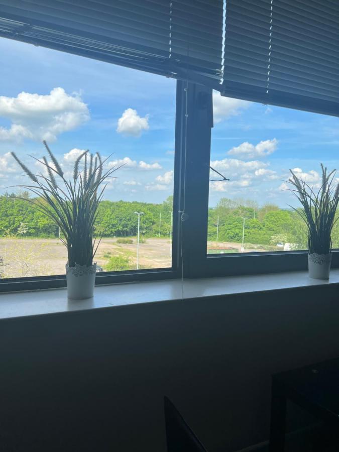 Luxurious Short Stay Flat In Милтън Кейнс Екстериор снимка